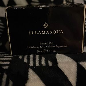 Illamasqua Beyond Veil Skin Glowing Gel Face Primer